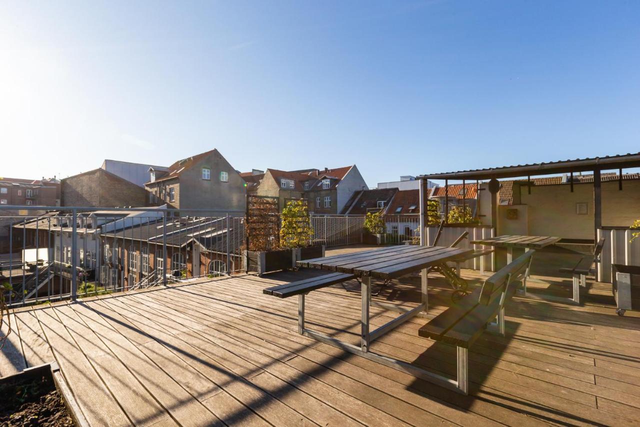 Апартаменты 200 M Fra Rutebilstation - Privat Terrasse, Grill Орхус Экстерьер фото