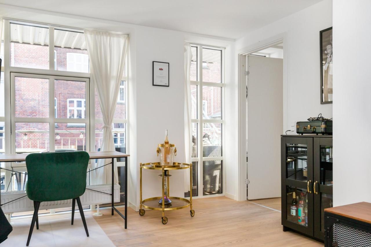 Апартаменты 200 M Fra Rutebilstation - Privat Terrasse, Grill Орхус Экстерьер фото