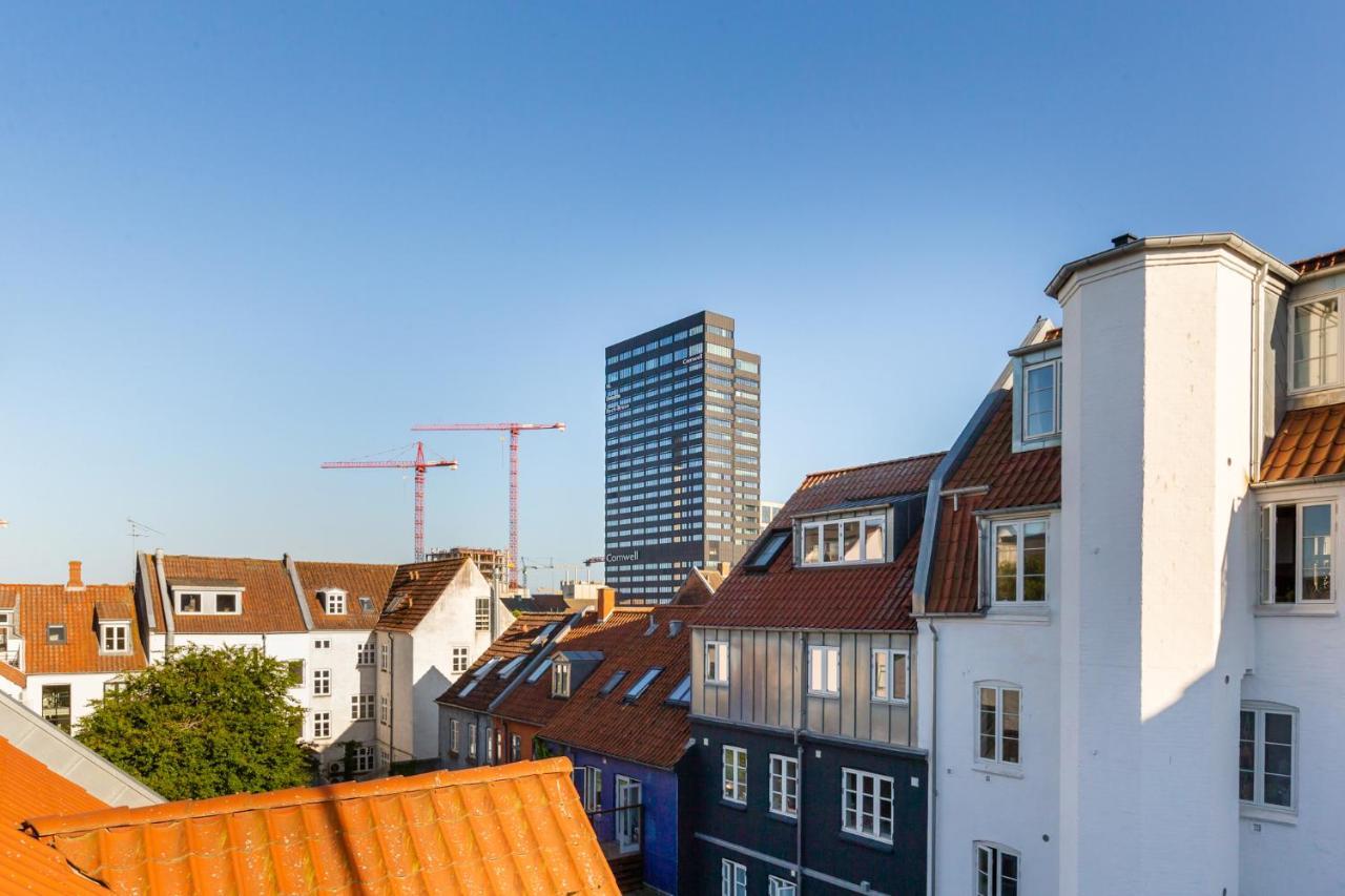Апартаменты 200 M Fra Rutebilstation - Privat Terrasse, Grill Орхус Экстерьер фото
